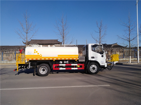 防撞钢板清洗车